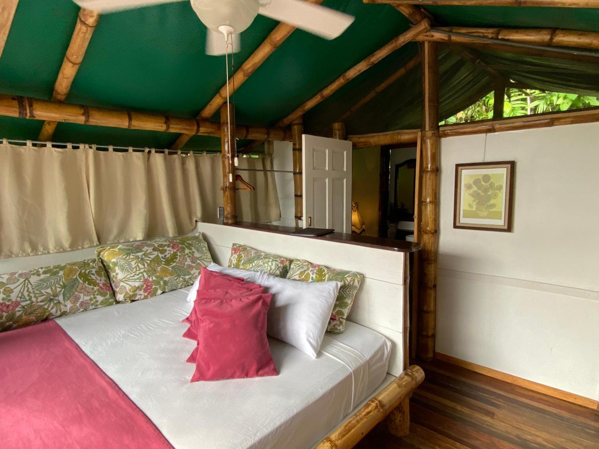 Colina Secreta - Glamping And Villas Puerto Viejo de Talamanca Exterior photo